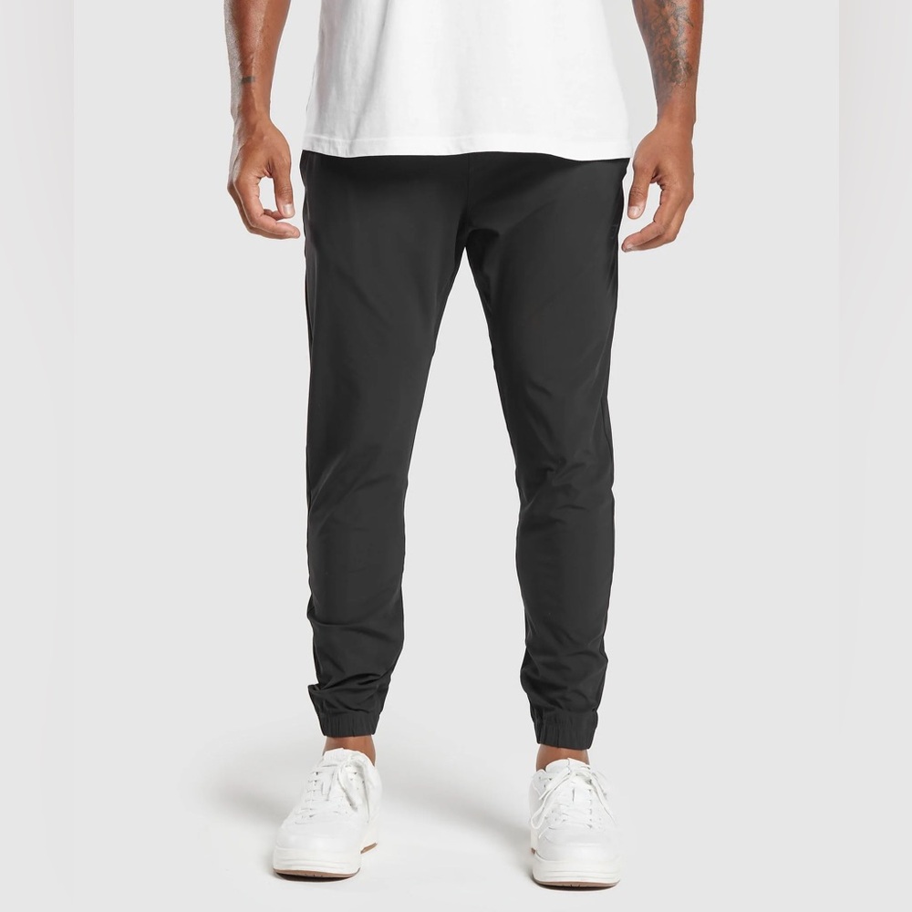 Gymshark men’s black joggers